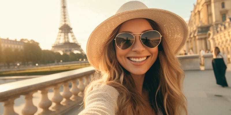 taking a selfie with a perfect background
